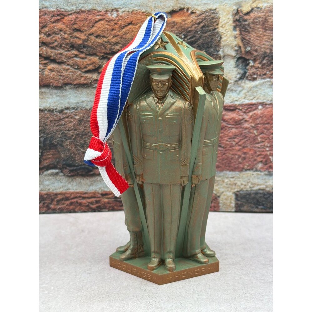 Hallmark Keepsake Ornament "Those Who Serve" 2004 Handcrafted - Picture 3 of 10